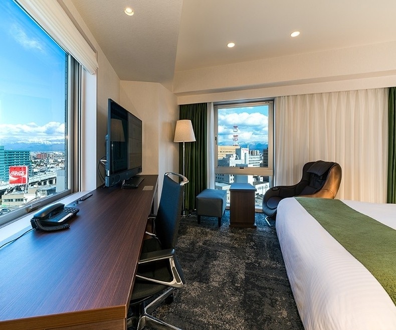 Corner Deluxe Double