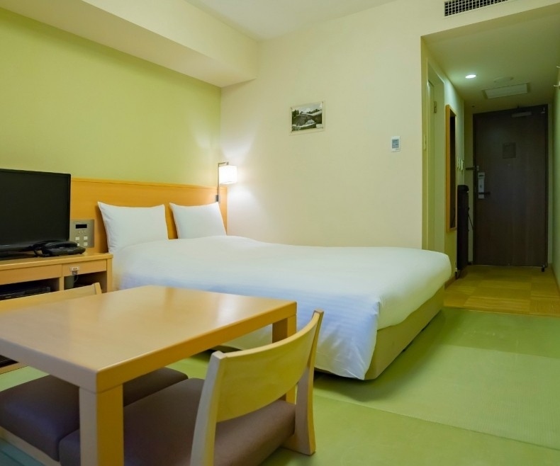 Relax room (Japanese and Western-style room)