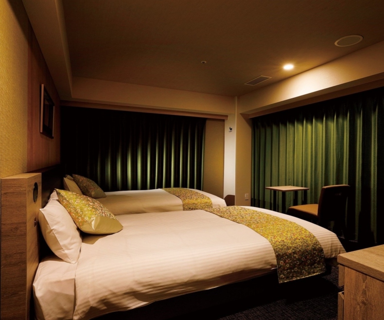 코너 디럭스 트윈