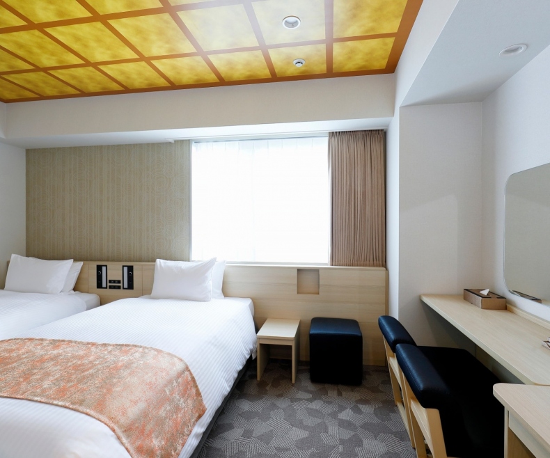 高级转角双床房