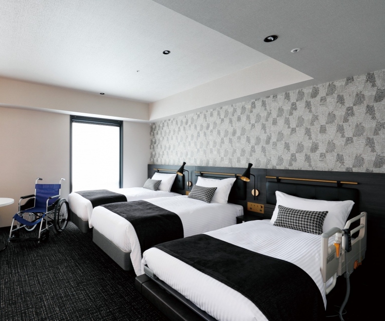 유니버설 트리플