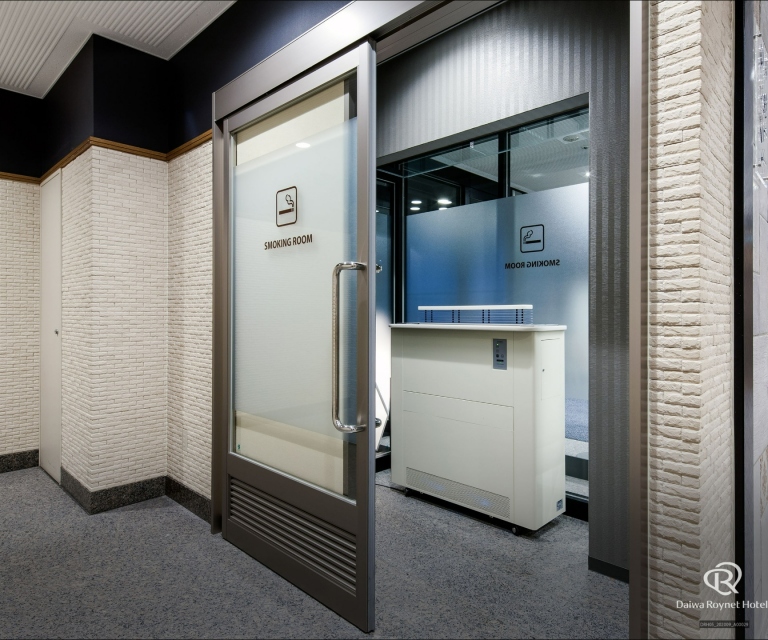 喫煙ブース（1階）