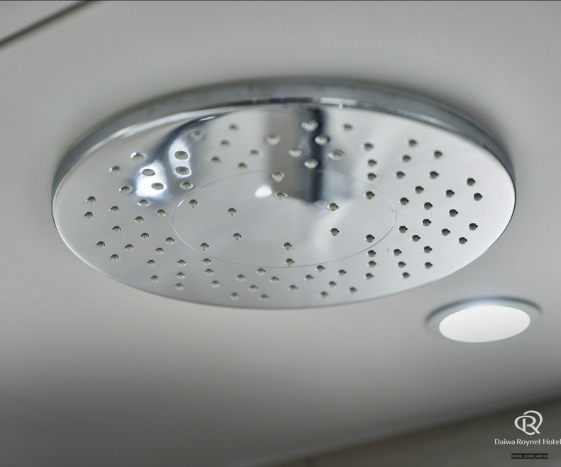 オーバーヘッドシャワー