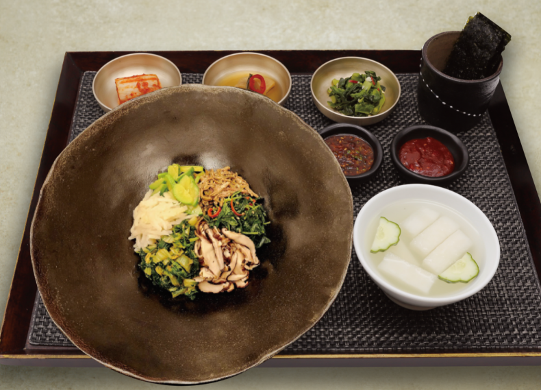 Gungjung Bibimbap (soy sauce and gochujang)