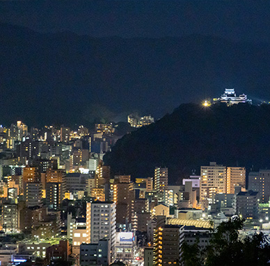 夜の道後のイメージ画像