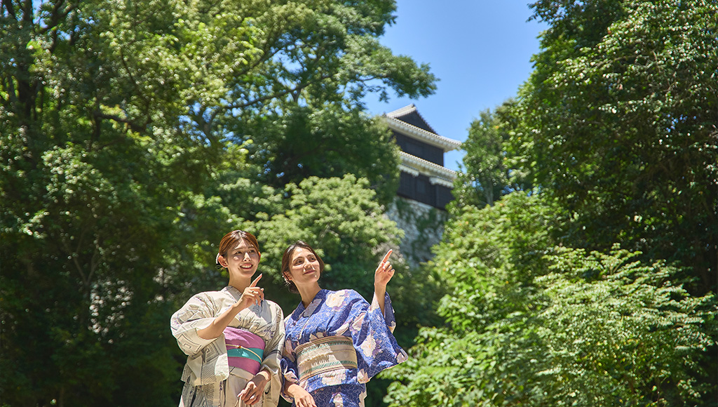 浴衣を着て撮影しているイメージ画像