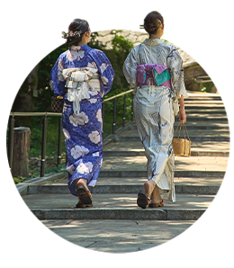 ロープ―ウェイに移動している画像